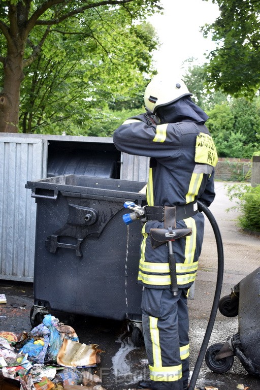 Feuer Koeln Vingst Wuerzburgerstr P10.JPG